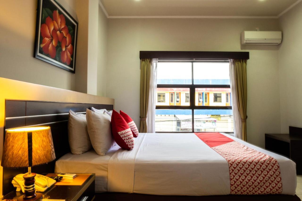 Maktal Hotel Матарам Экстерьер фото