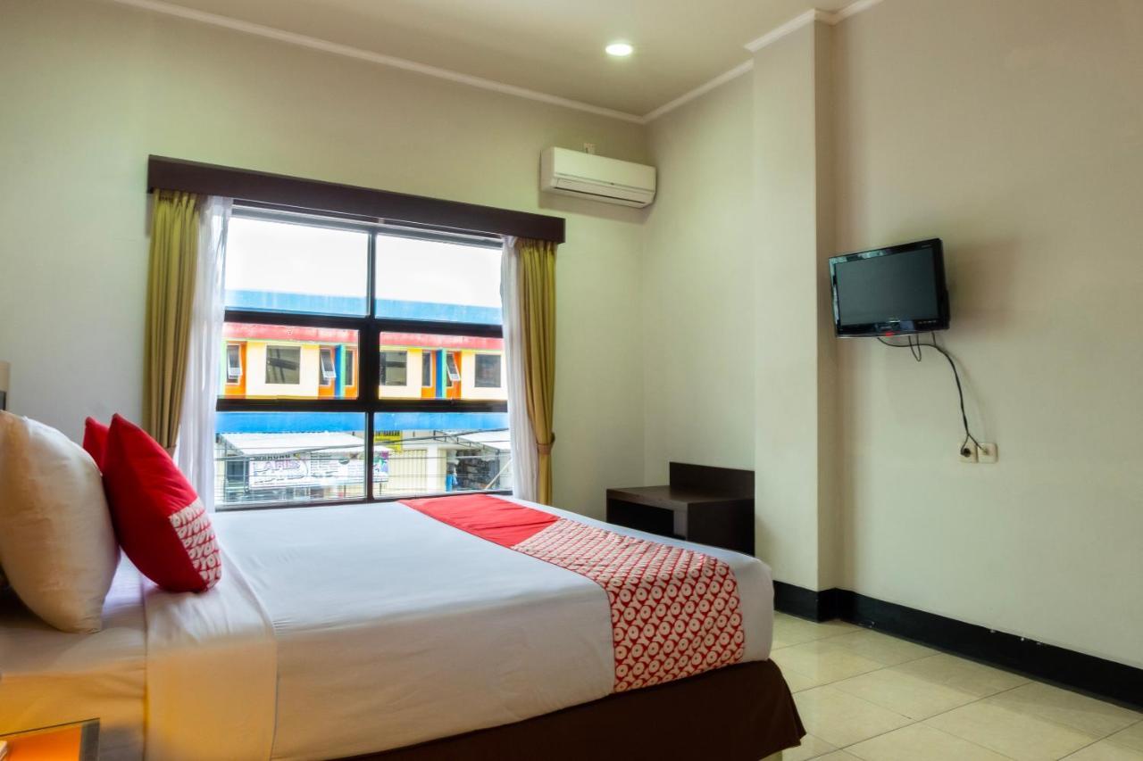 Maktal Hotel Матарам Экстерьер фото